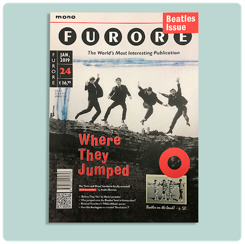 Revista The Beatles - The Beatles On The Beach (En Inglés)